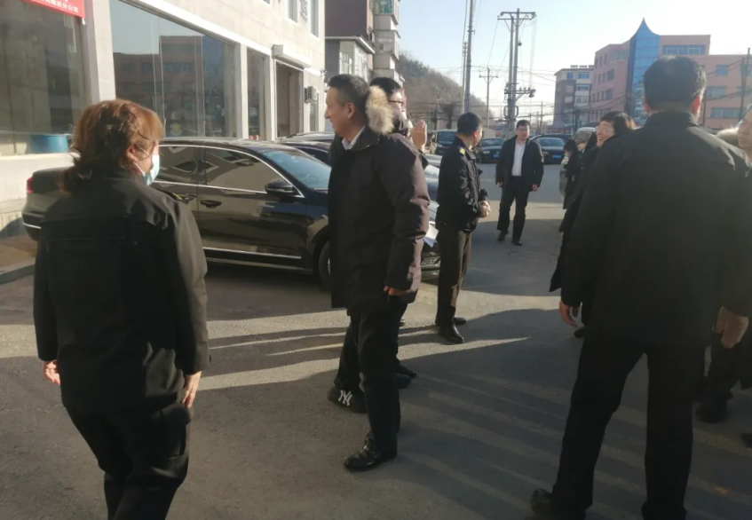 鞍勤集團(tuán)黨委下基層、聽民意，助推企業(yè)高質(zhì)量發(fā)展