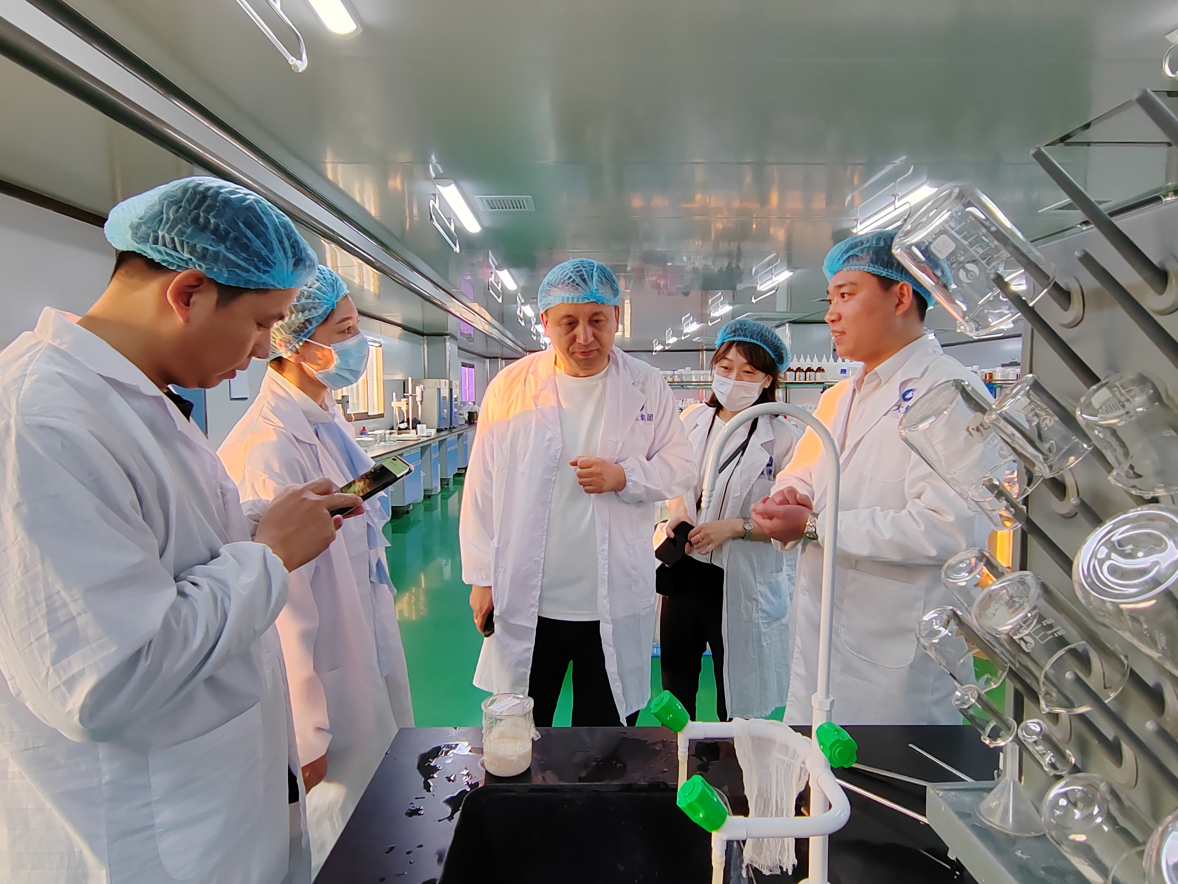 鞍勤集團、溫泉集團、公服集團商務(wù)考察組赴廣州調(diào)研