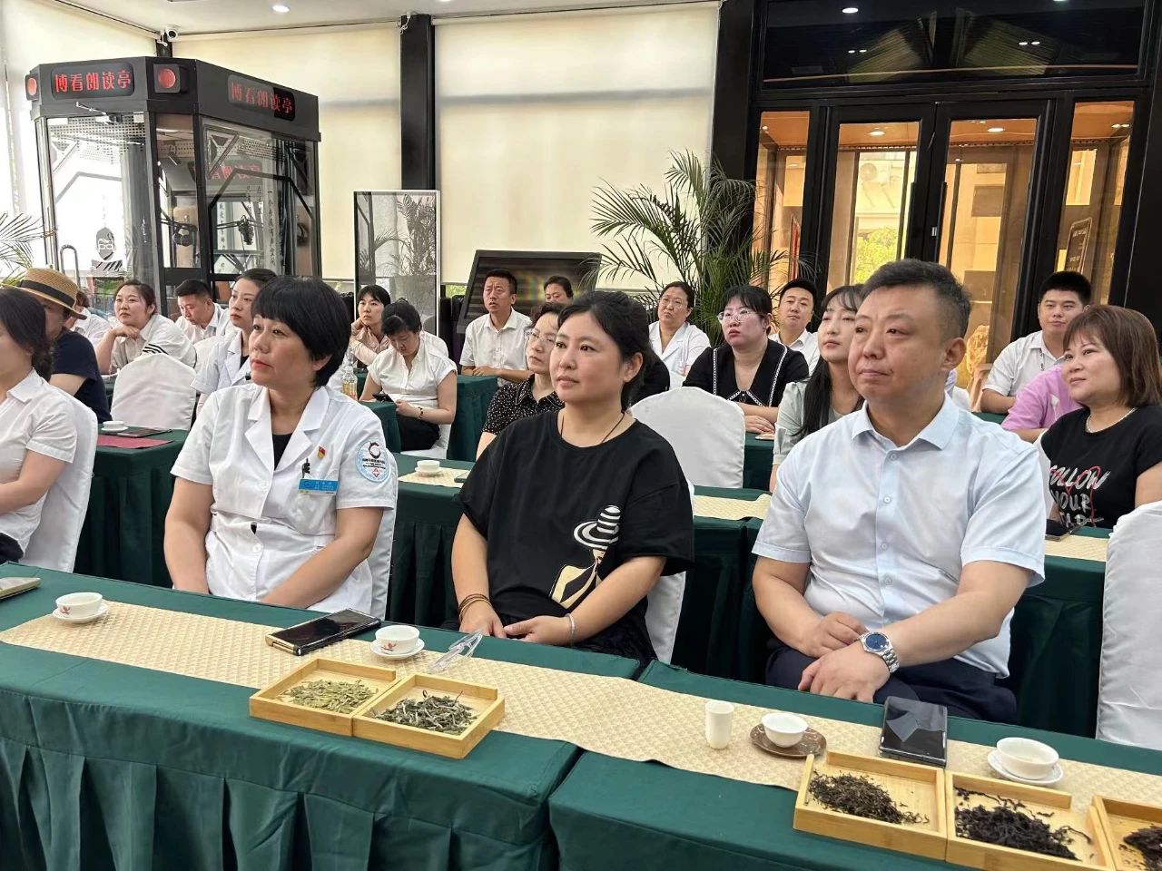 茶情雅韻 品香滌心丨鞍勤集團、溫泉集團、公服集團茶藝興趣班開課